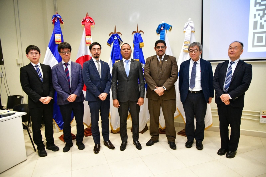 el director ejecutivo del Intrant, Milton Morrison junto a miembros de la Agencia de Cooperación Internacional del Japón (JICA)