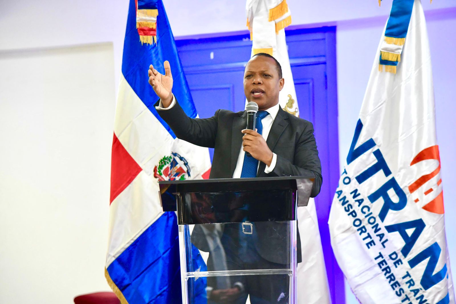 Milton Morrison celebra junto al equipo del INTRANT el récord histórico de 12 meses consecutivos con 100 puntos en transparencia institucional.