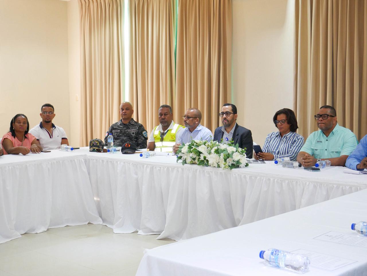 Acto de lanzamiento de la Mesa de Seguridad Vial en Monte Plata para reducir accidentes de tránsito.