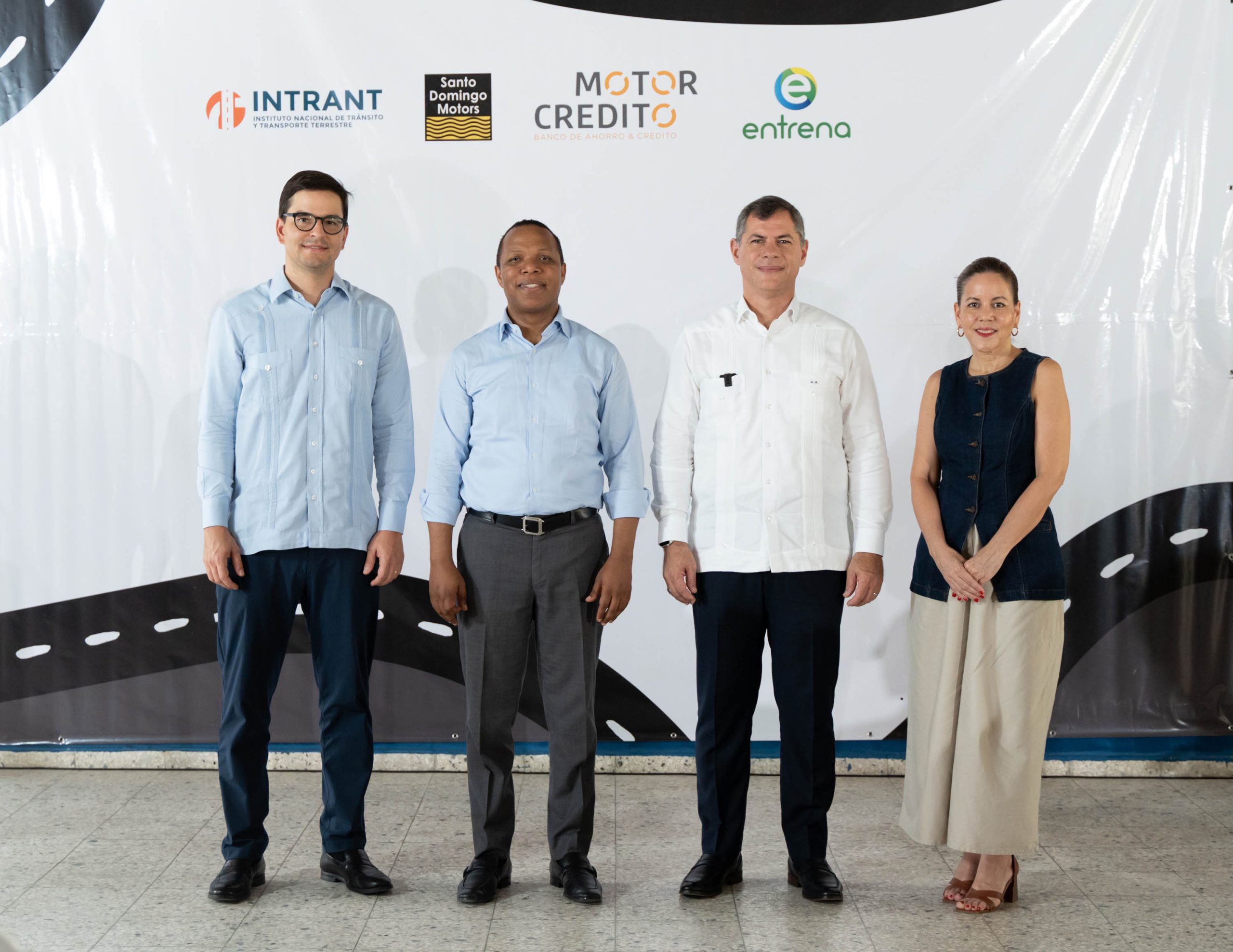 Alexis-Anselin-Milton-Morrison-Anibal-Rodriguez-y-Saschia-Seibel-scaled