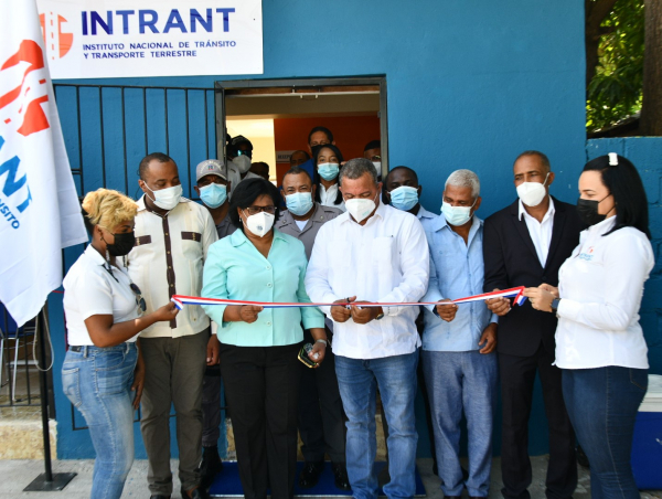 INTRANT inaugura oficina de servicios en Neiba