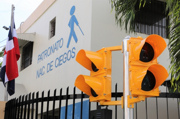 INTRANT deja en operación primer semáforo con dispositivo sonoro para personas ciegas