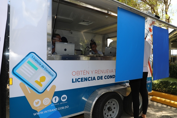 INTRANT extiende los servicios de renovación licencias a provincias del país