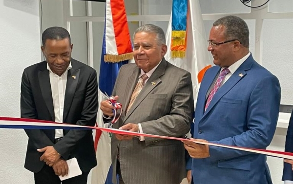 INTRANT y el Consulado Dominicano en Madrid inauguran módulo para la renovación de licencias de conducir
