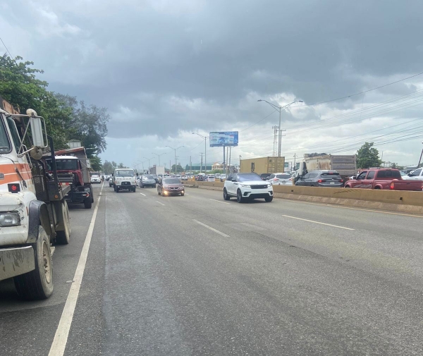 Intrant Informa Digesett regulariza tránsito tras accidente en avenida Las Américas