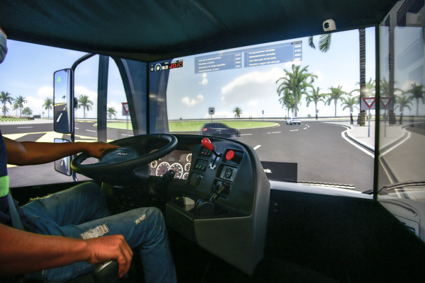 INTRANT instala simuladores de conducción en FENATRADO